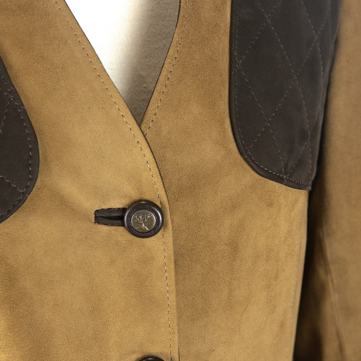 SLEEVELESS JACKET WOMAN
