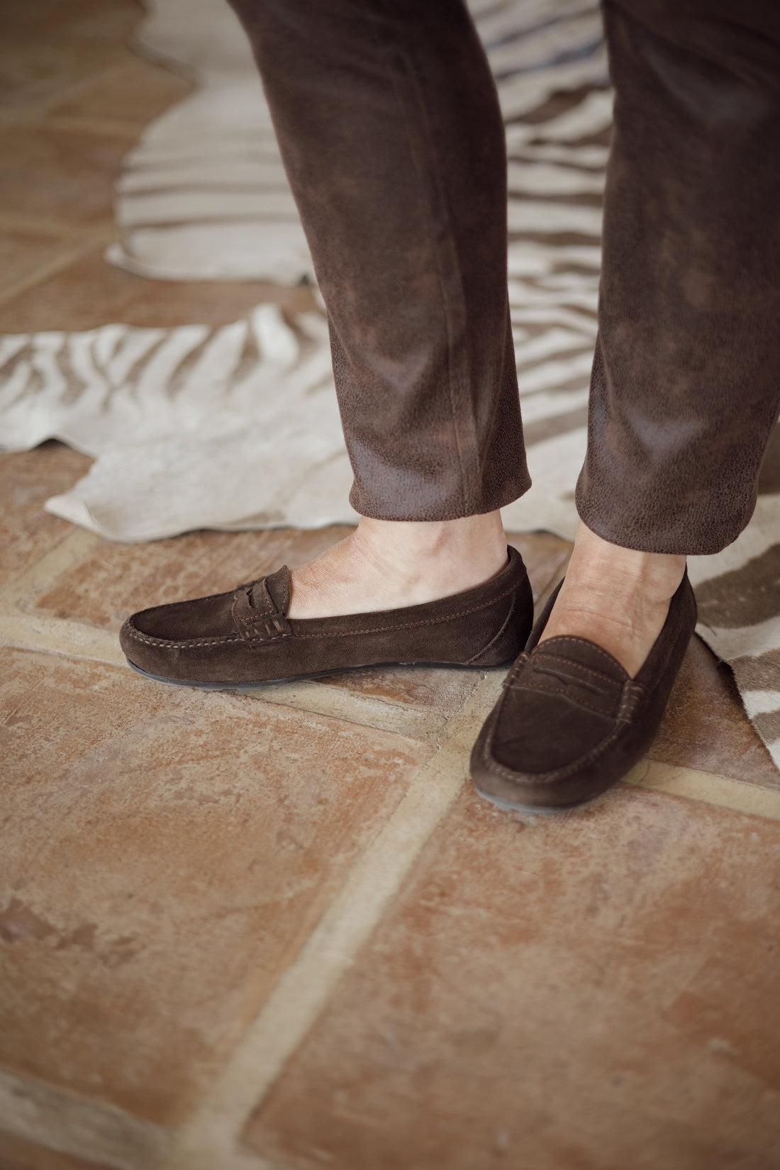ZAPATO MOCASIN ANTE CHOCOLATE