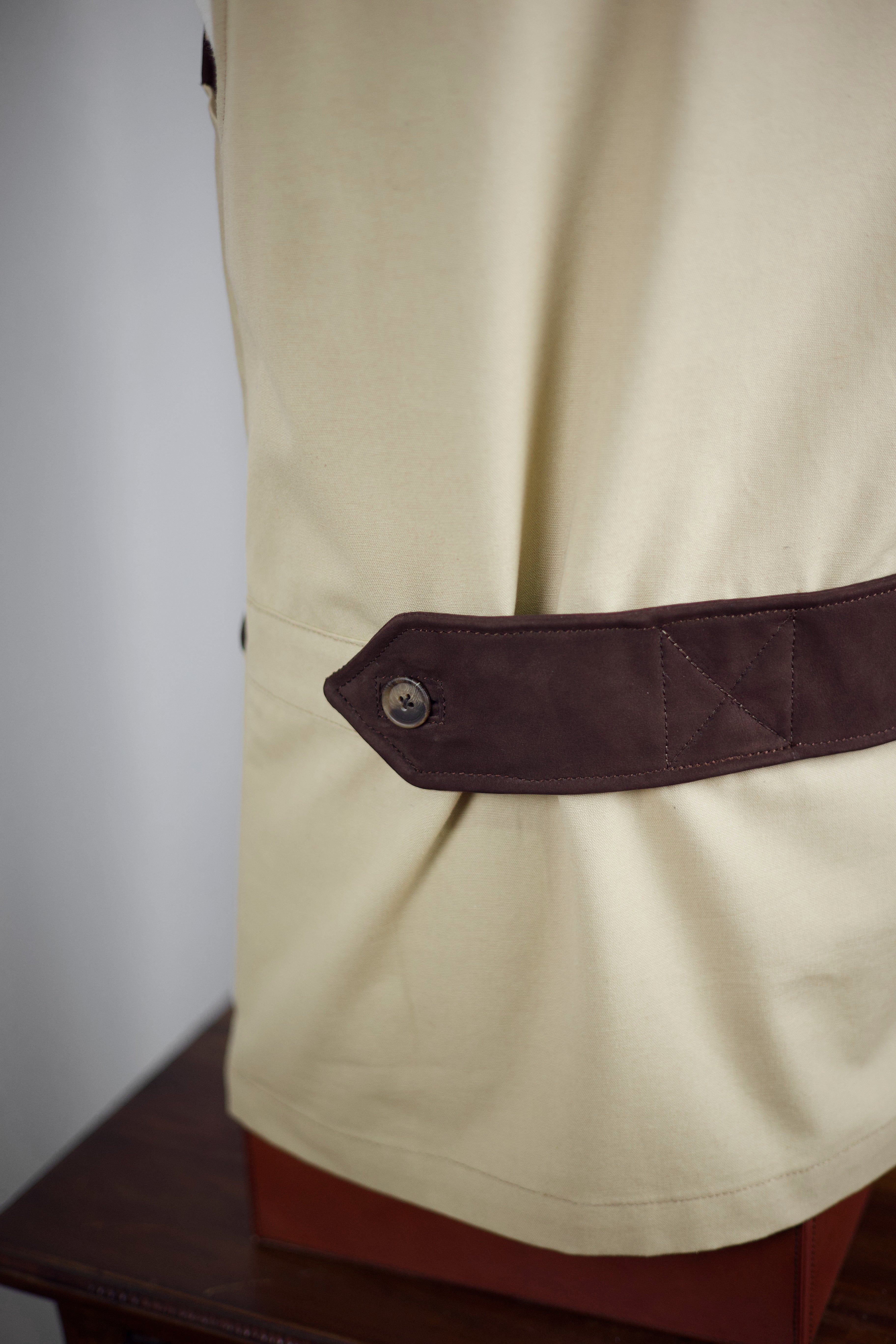 CHALECO TIRADORA LIMPOPO BEIGE