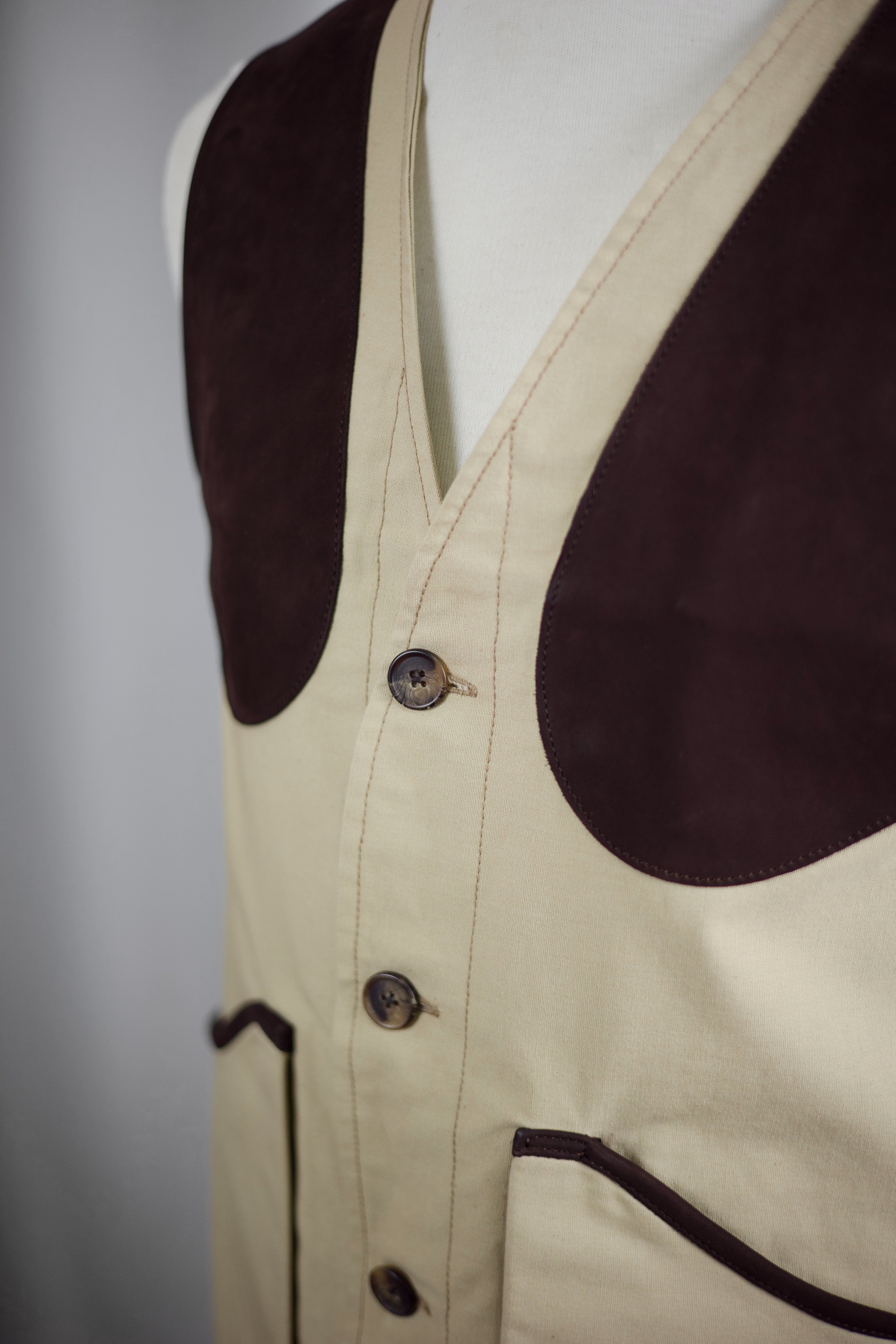 CHALECO TIRADORA LIMPOPO BEIGE