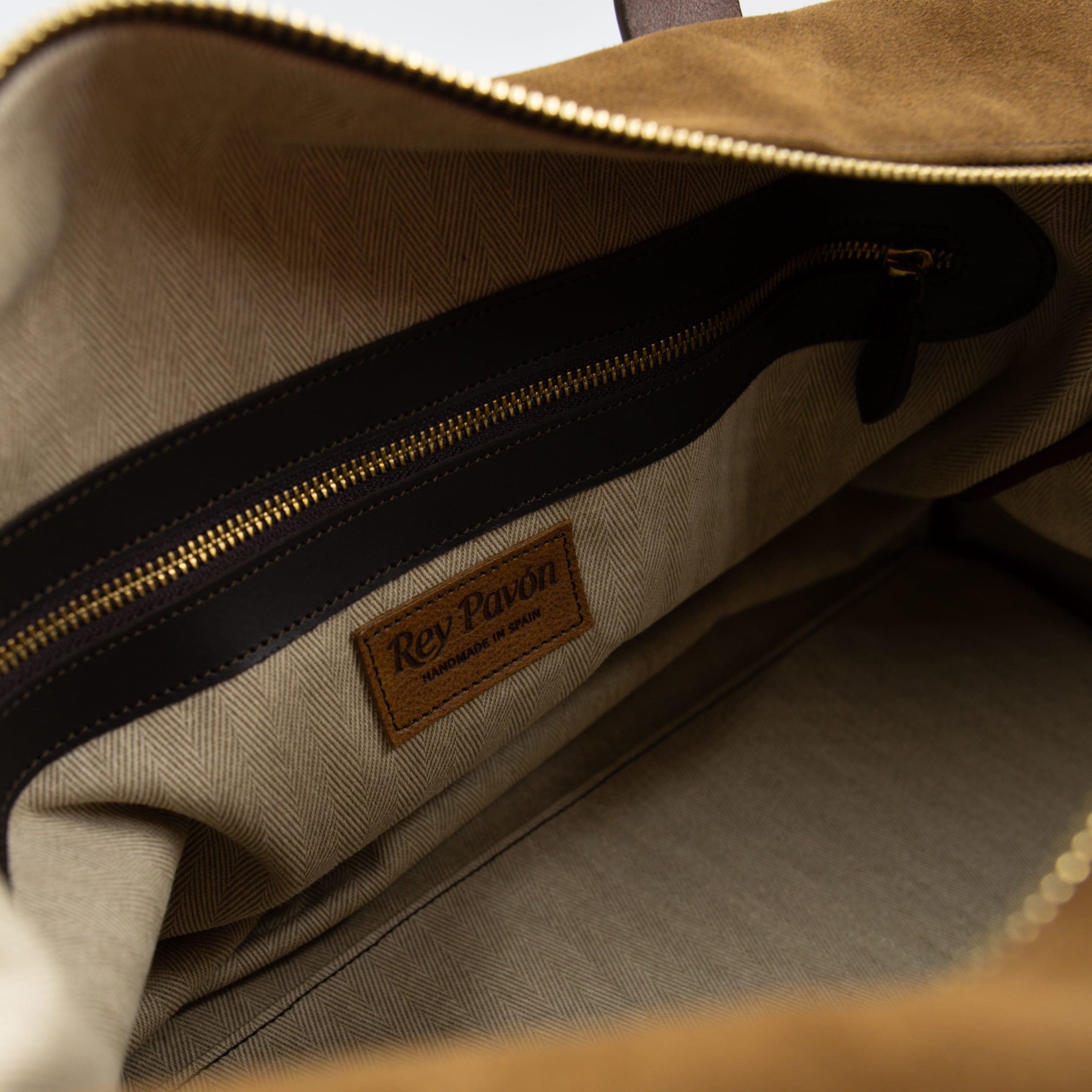 THE TRAVELER URBAN CARAMEL